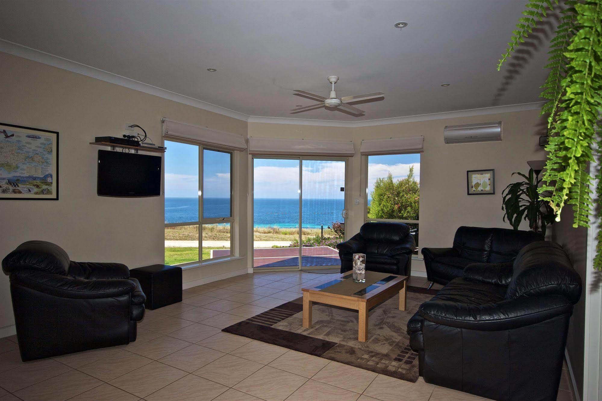 Searenity Holiday Accommodation Emu Bay Exterior photo